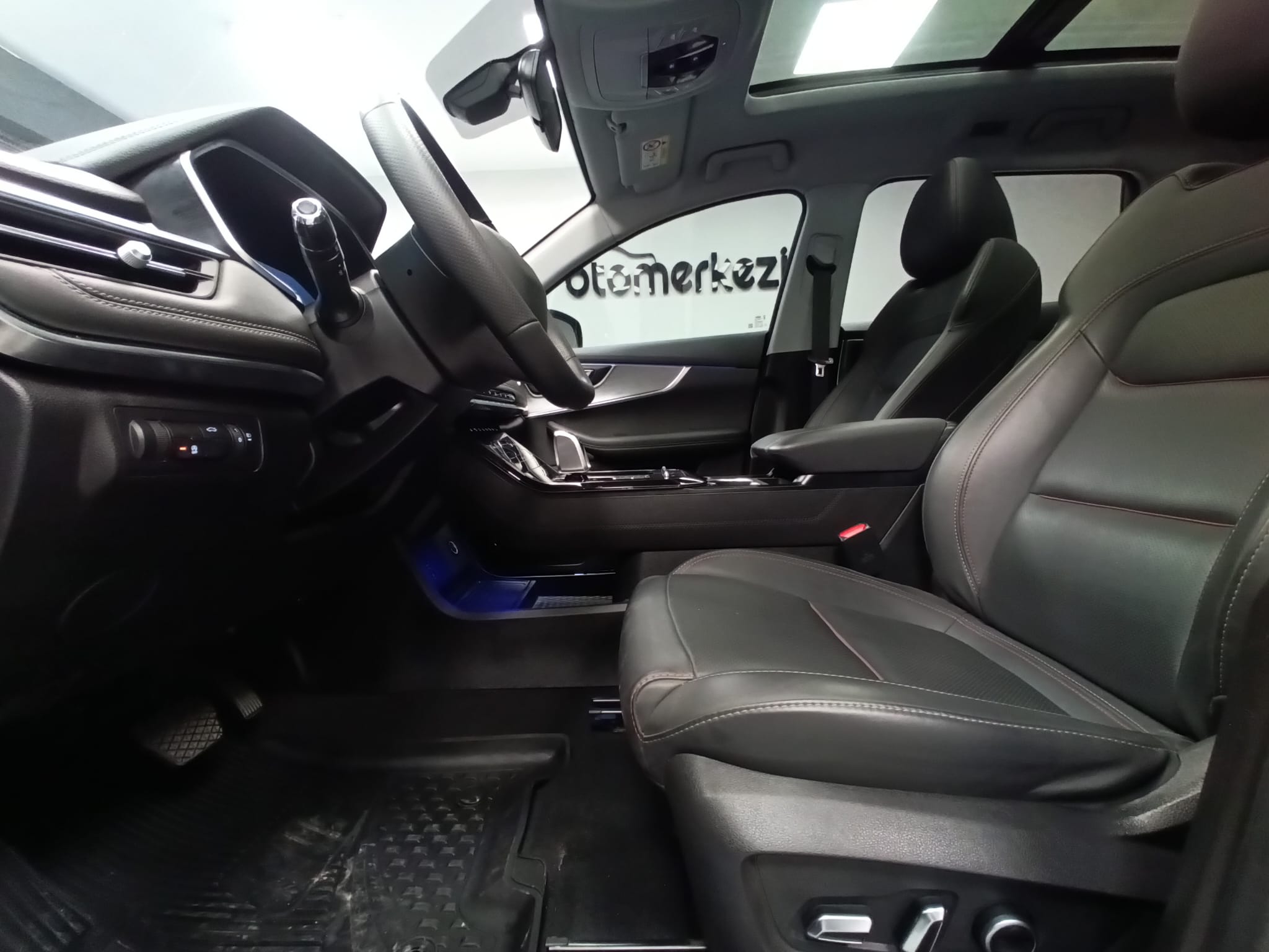 CHERY TIGGO 8